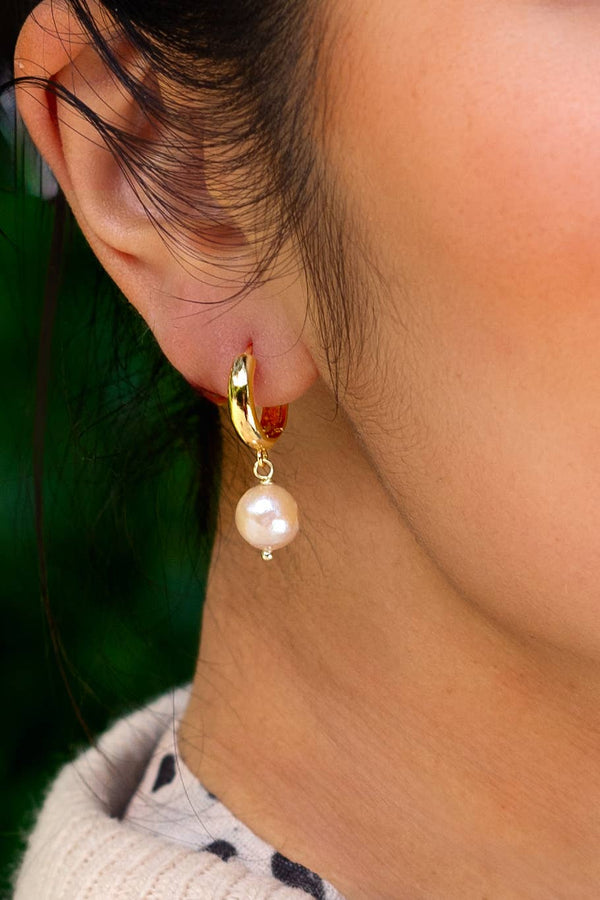 Pearl Girl Hoop - 18K Gold Plated and Fresh Water Pearl