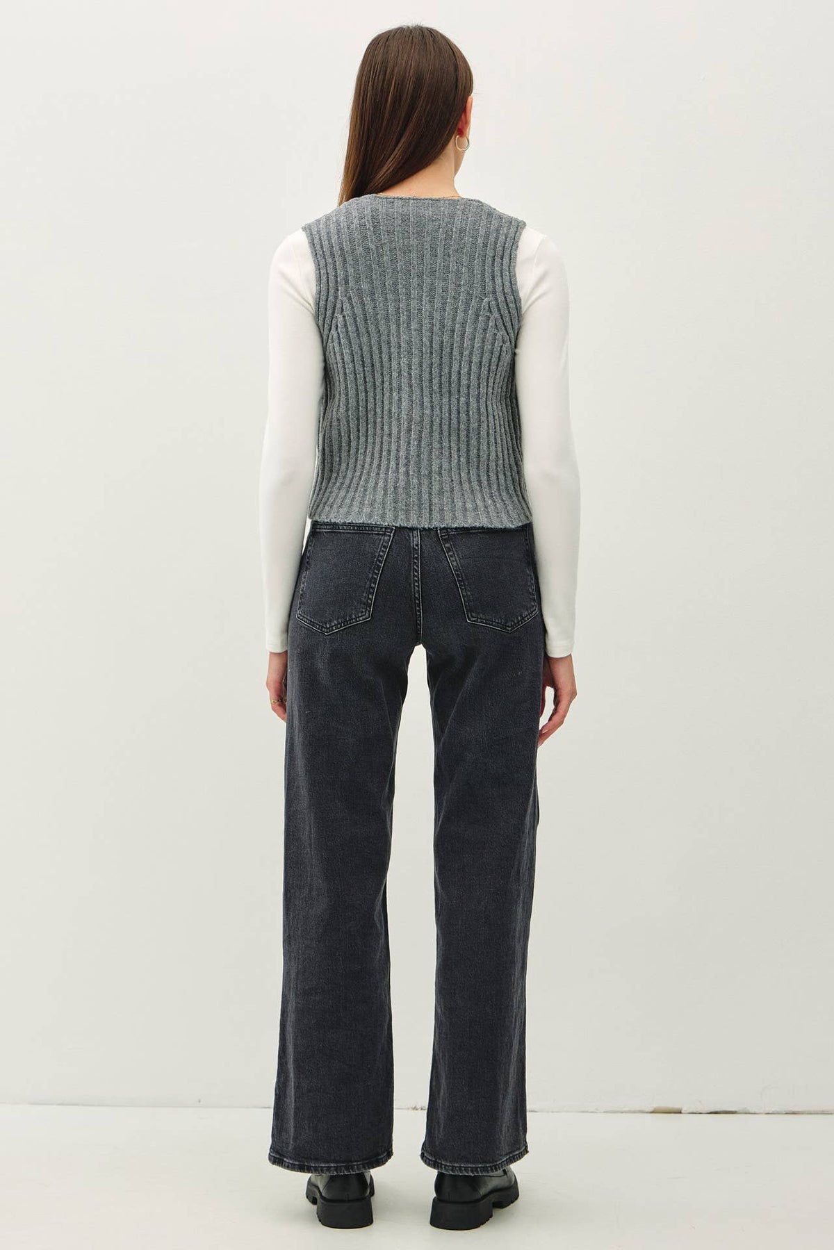 RIBBED KNIT BUTTON SWEATER VEST - Terra Cotta Gorge Co.