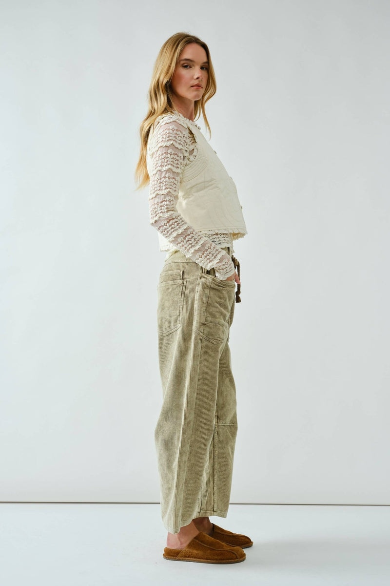 Ruffle Vest - Aaron & Amber - Terra Cotta Gorge Co.