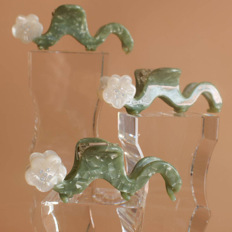 White Orange Blossom Flower Small Squiggle Acetate Hair Claw - WINONA IRENE - Terra Cotta Gorge Co.