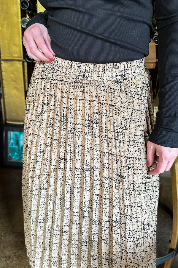 Tan & Black Pleated Skirt - Terra Cotta Gorge Co.